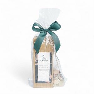 upominek: dwie herbaty i landrynki 