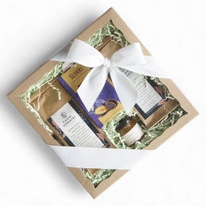 pudełko z okienkiem: herbaty, czekoladki i miodek