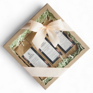 pudełko z okienkiem: herbata i 2 kawy